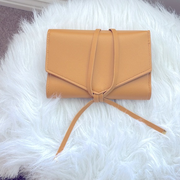 Great condition Glass ladder and Co. tech organizer - Picture 3 of 4